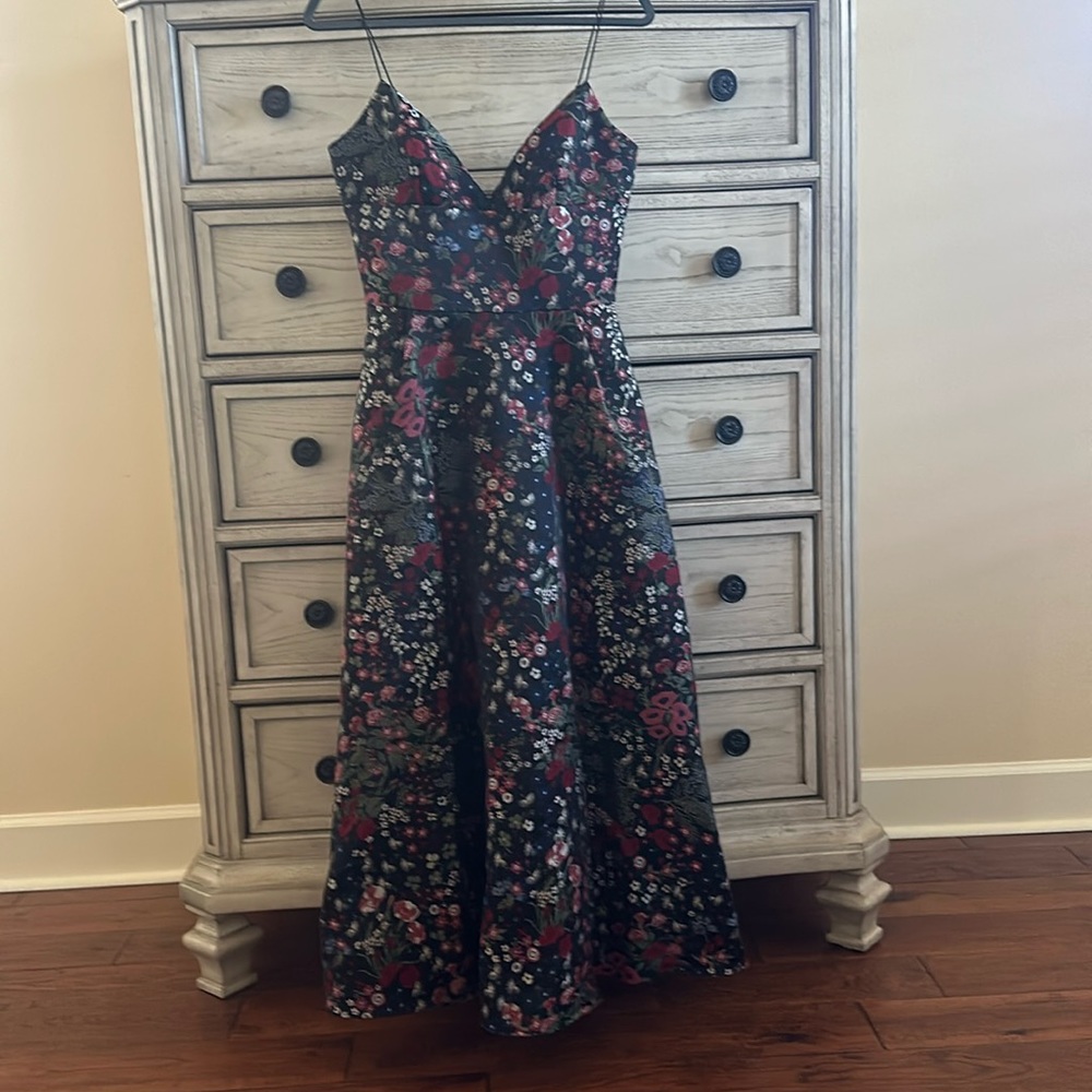 Beautiful Monique lhuiller dress.